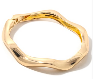 Wavy Bangle